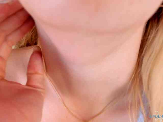 MaiaCollins webcam