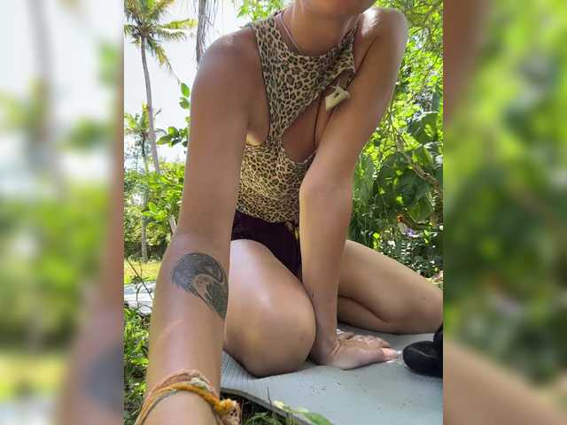 KinaMoonLove's BongaCams show and profile