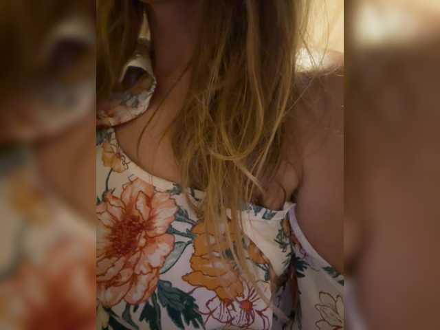 KinaMoonLove Live Cam on BongaCams