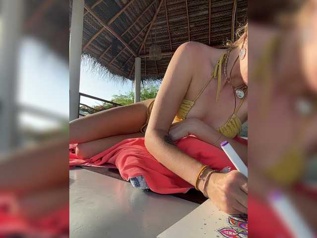 KinaMoonLove live cam on BongaCams