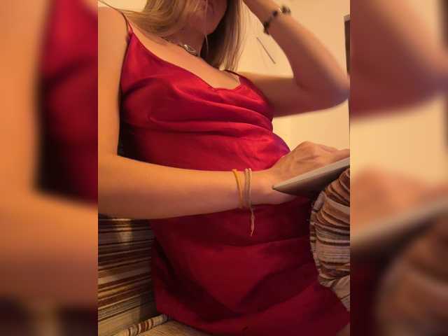 KinaMoonLove live cam on BongaCams