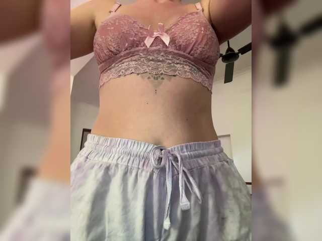KinaMoonLove live cam on BongaCams