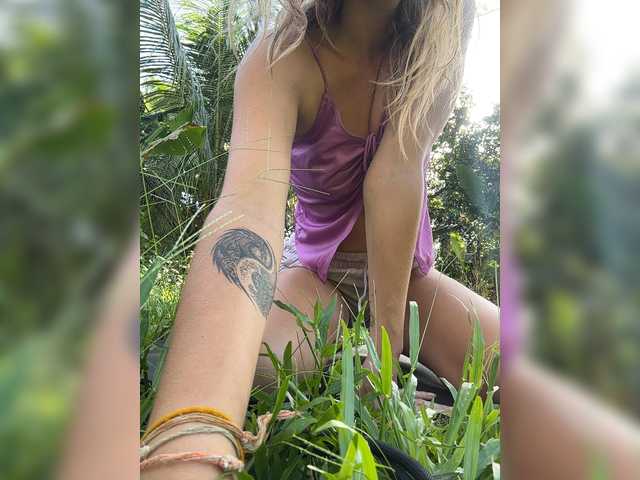 KinaMoonLove live cam on BongaCams