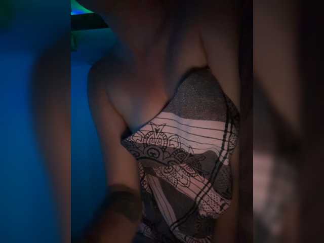 KinaMoonLove live cam on BongaCams