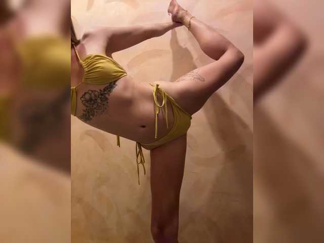 KinaMoonLove live cam on BongaCams