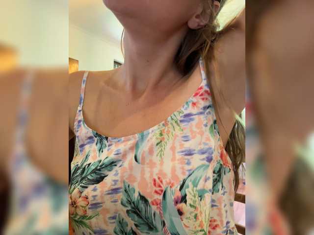 KinaMoonLove live webcam show
