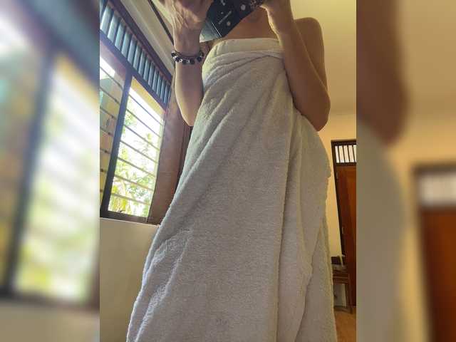 KinaMoonLove live cam on BongaCams