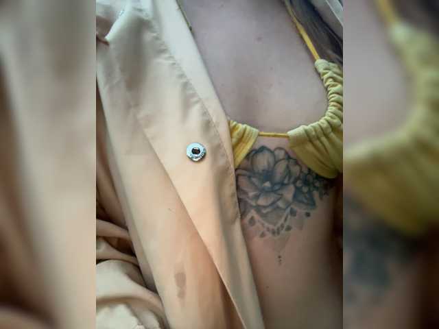 KinaMoonLove live cam on BongaCams