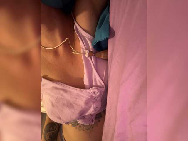 KinaMoonLove live cam on BongaCams