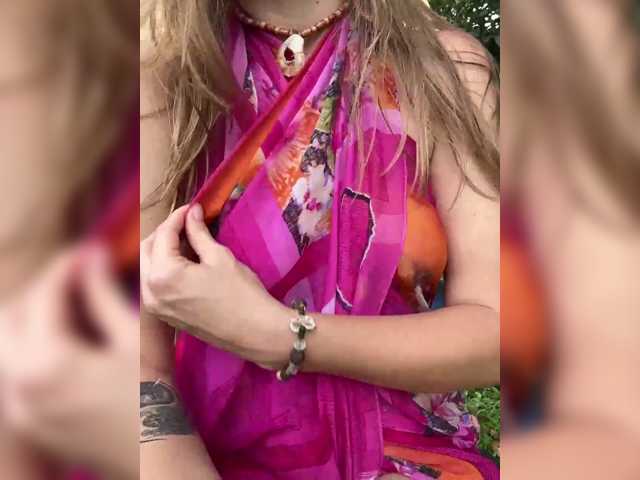 KinaMoonLove live cam on BongaCams