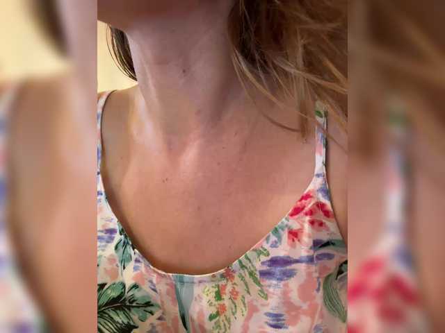 KinaMoonLove live webcam show