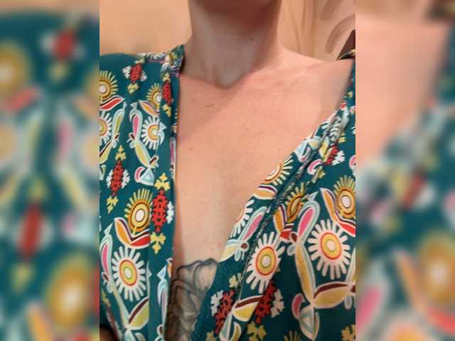 KinaMoonLove live cam on BongaCams
