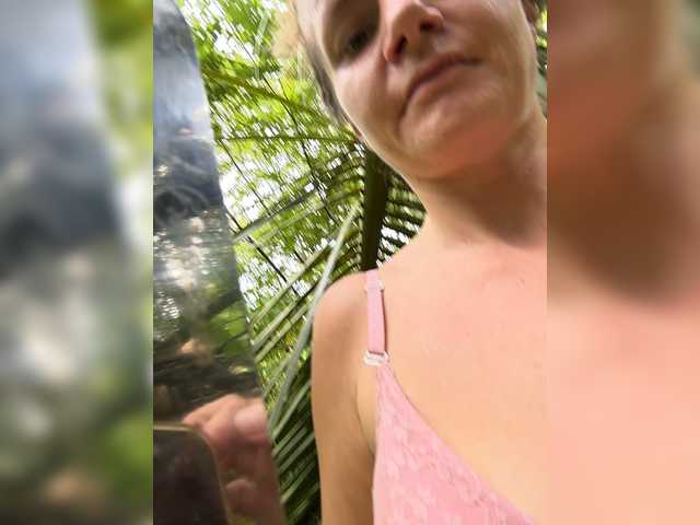 KinaMoonLove live cam