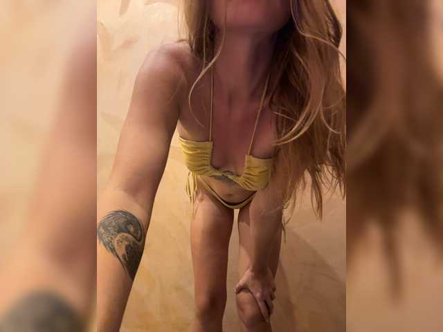 KinaMoonLove live cam on BongaCams