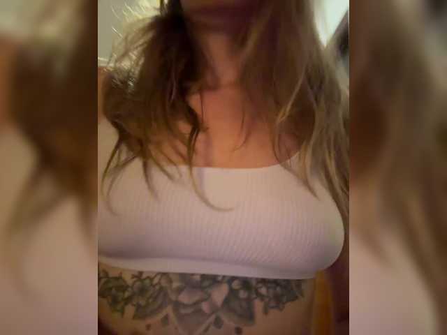 KinaMoonLove live cam on BongaCams