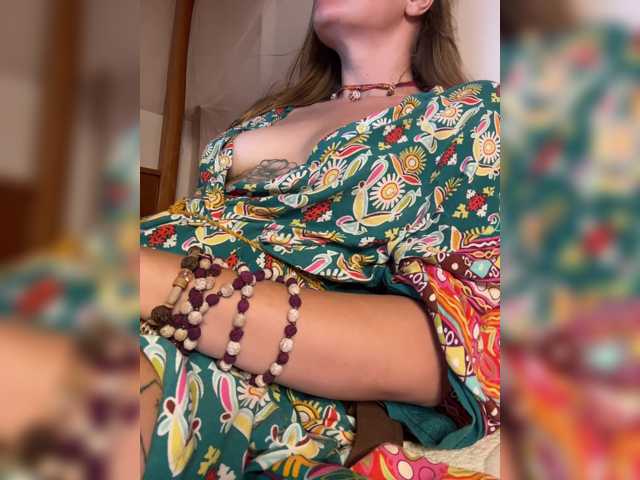 KinaMoonLove live cam preview