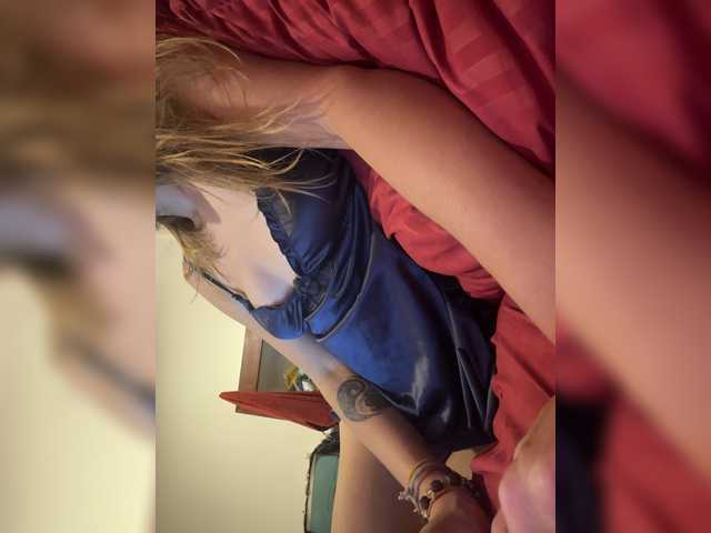 KinaMoonLove live webcam show