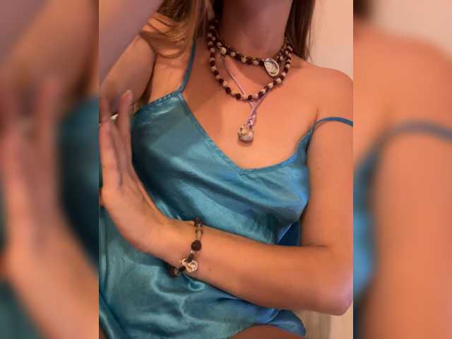 KinaMoonLove live cam on BongaCams