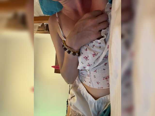 KinaMoonLove live cam on BongaCams