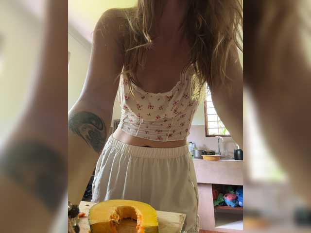 KinaMoonLove live cam on BongaCams