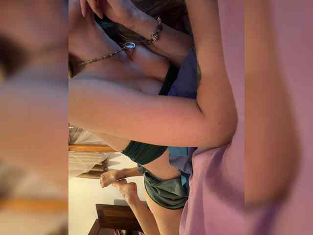 KinaMoonLove webcam