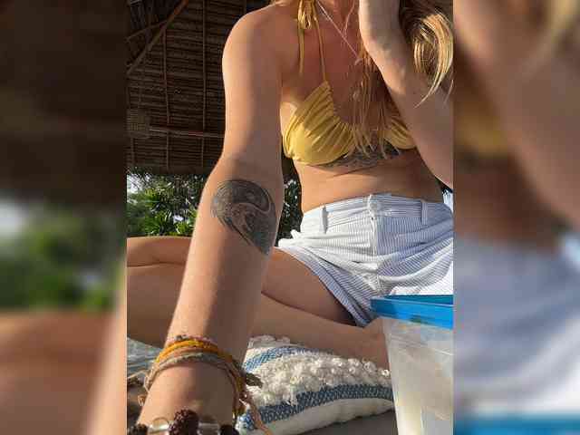 KinaMoonLove webcam
