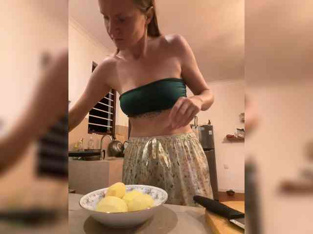 KinaMoonLove webcam