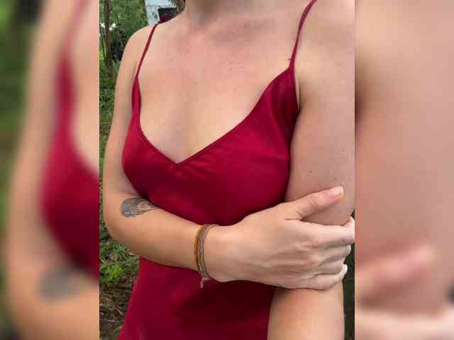 KinaMoonLove webcam