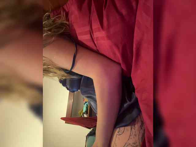 KinaMoonLove webcam