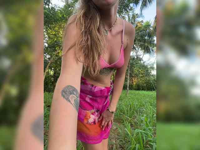 KinaMoonLove webcam