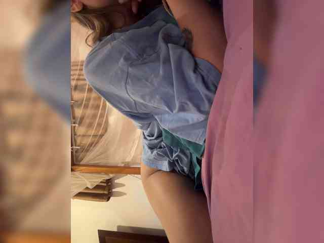 KinaMoonLove webcam