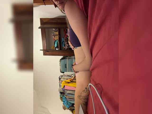 KinaMoonLove webcam