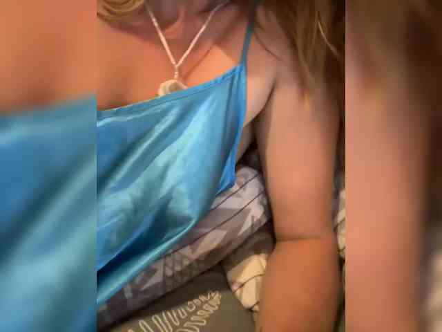 KinaMoonLove webcam