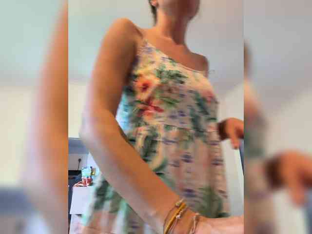 KinaMoonLove webcam