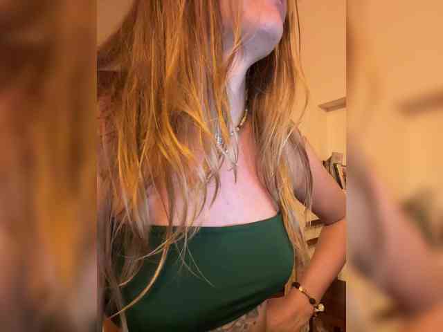 KinaMoonLove webcam