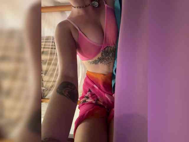 KinaMoonLove webcam