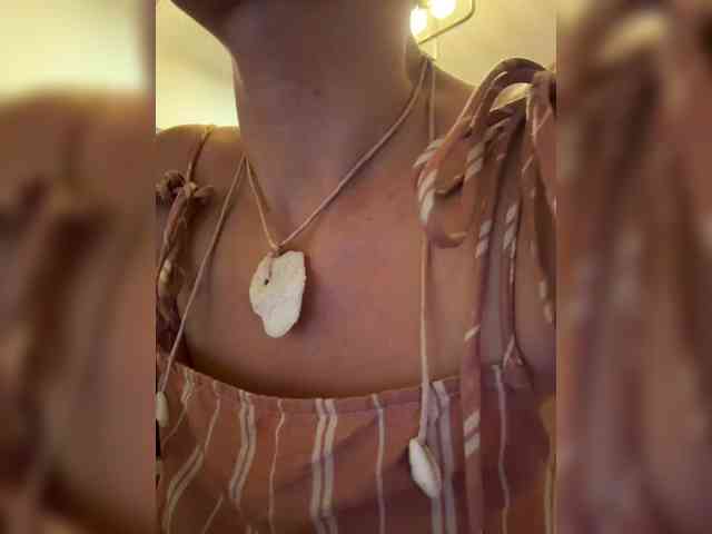 KinaMoonLove webcam