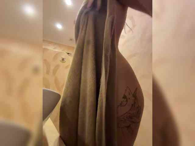 KinaMoonLove webcam