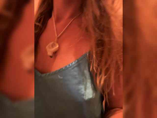 KinaMoonLove webcam