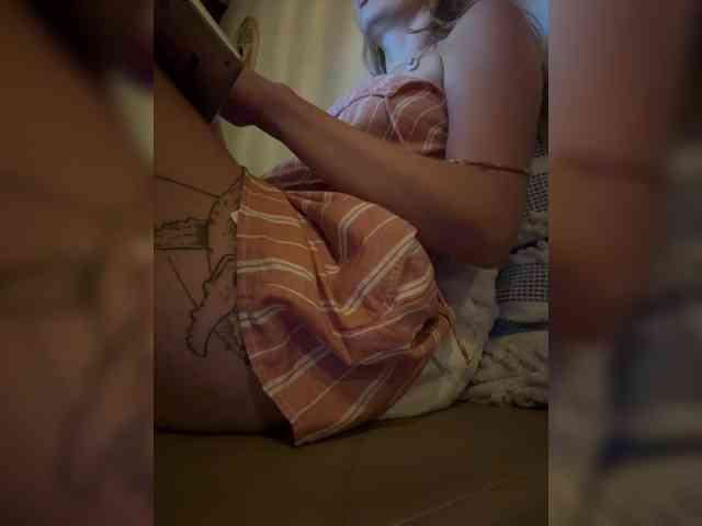 KinaMoonLove webcam