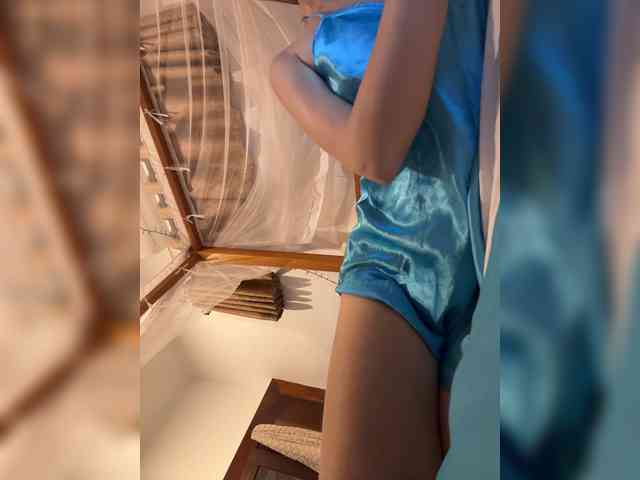 KinaMoonLove webcam