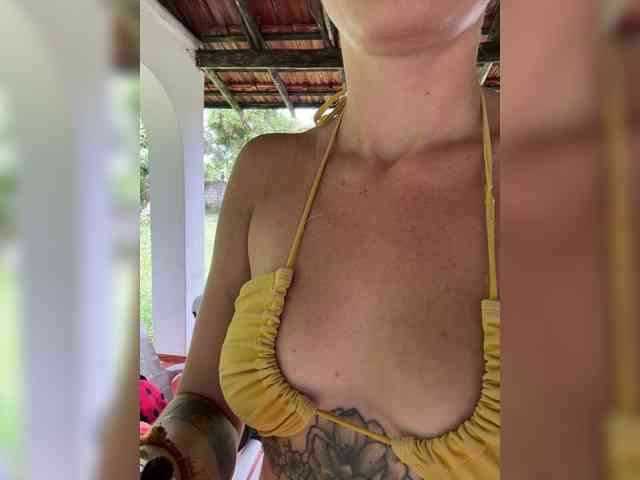 KinaMoonLove webcam