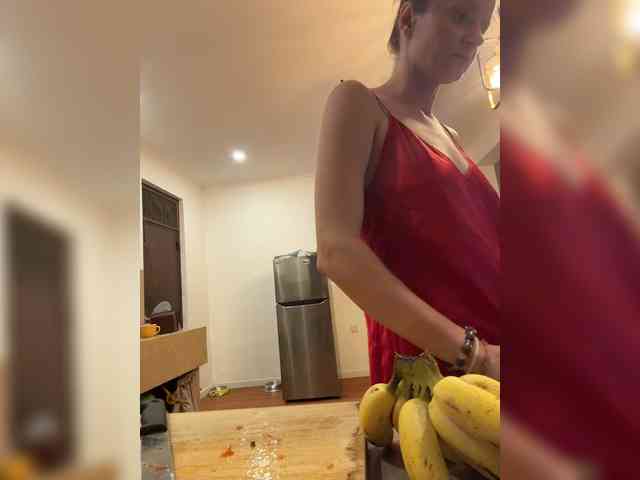 KinaMoonLove webcam
