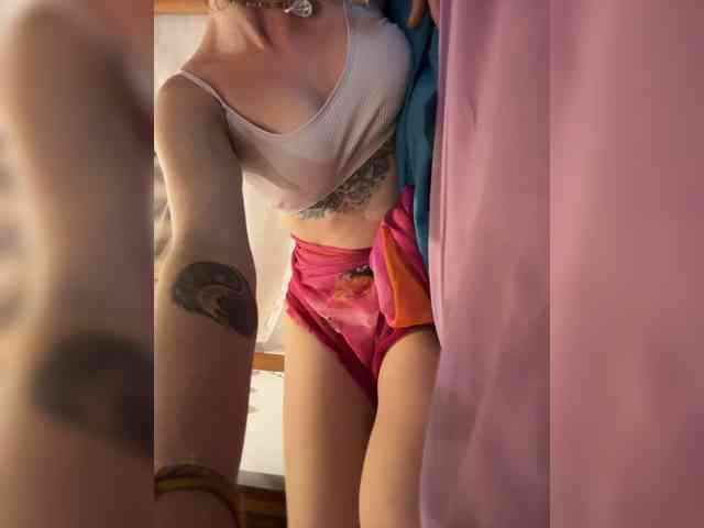 KinaMoonLove webcam