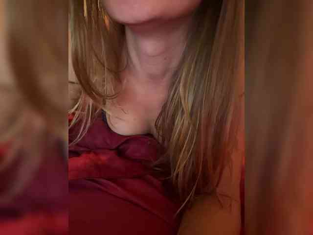 KinaMoonLove webcam
