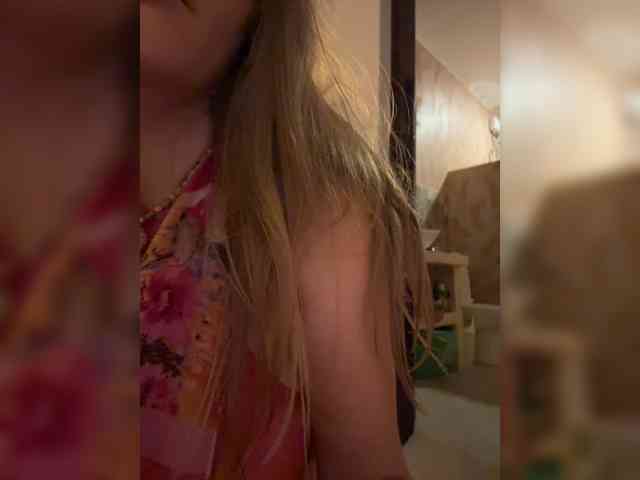 KinaMoonLove webcam