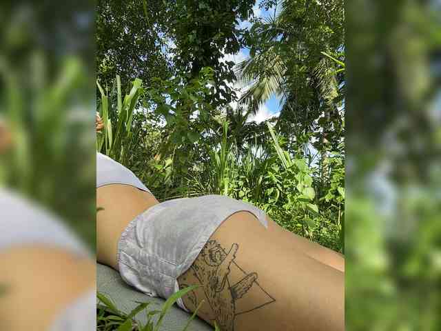 KinaMoonLove webcam