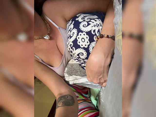 KinaMoonLove webcam