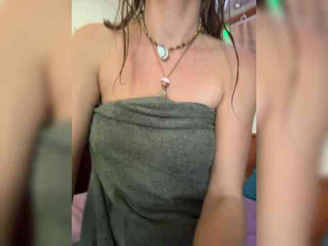 KinaMoonLove webcam