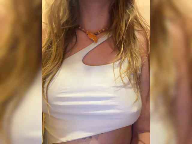 KinaMoonLove webcam